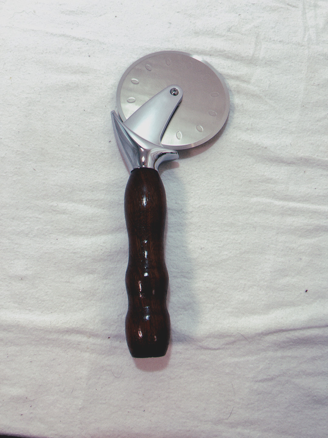 Pizza Cutter Walnut Hardwood Handle with Stainless Steel Rotary Blade 9981