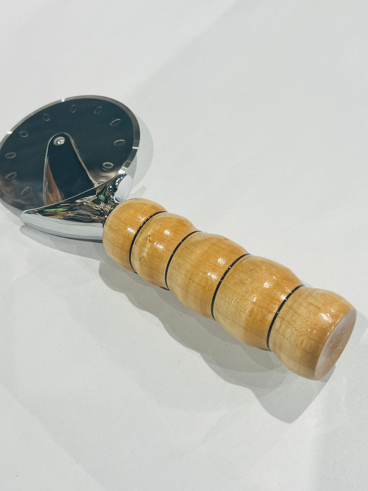 Pizza Cutter Maple Handle with Stainless Steel Rotary Blade 9902