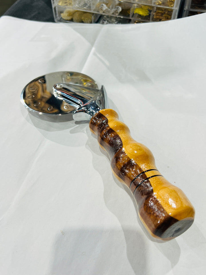 Pizza Cutter Walnut and Maple Hardwood Handle with Stainless Steel Rotary Blade 8001