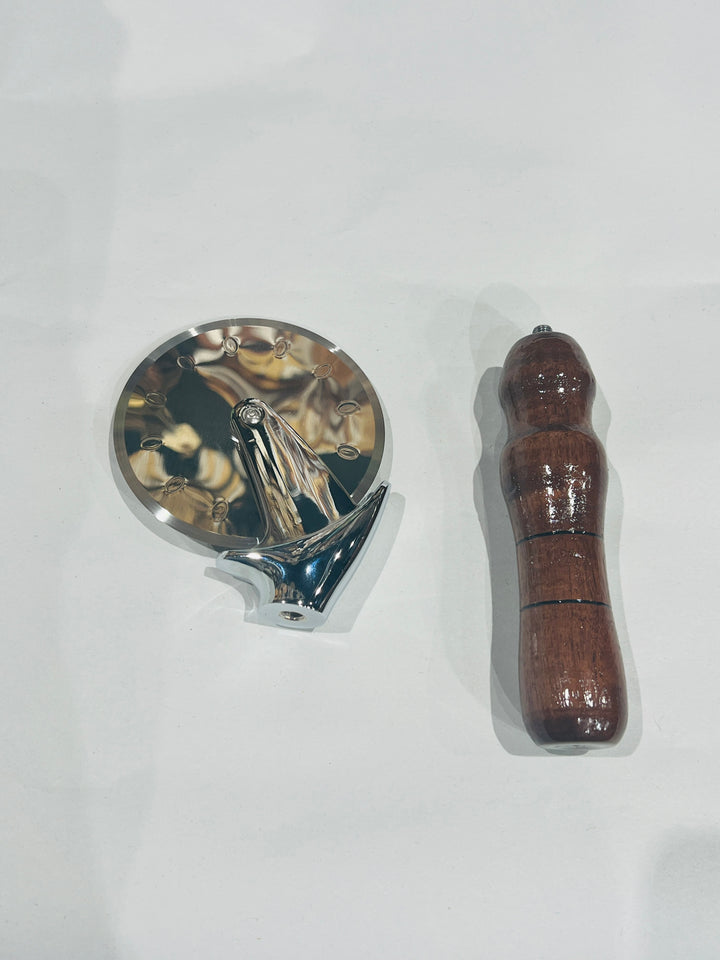 Pizza Cutter Walnut Handle with Stainless Steel Rotary Blade 9903