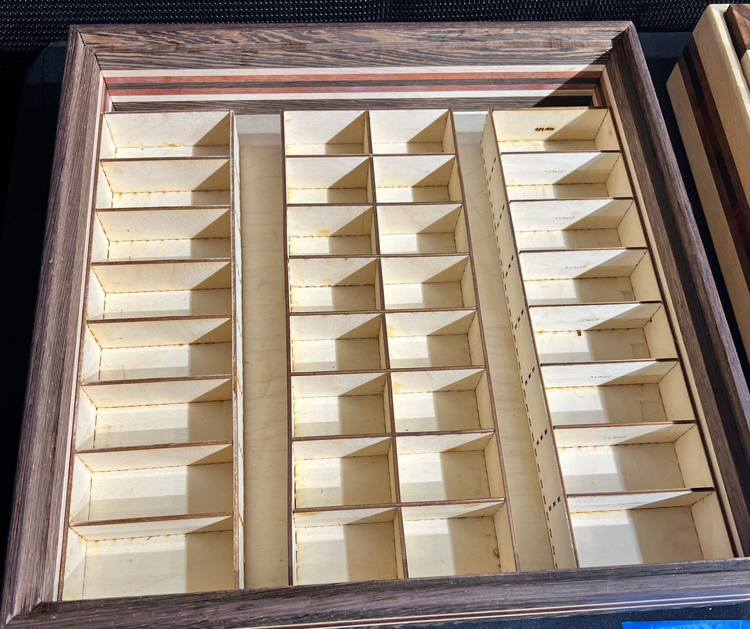 Chess Set Handmade British Theme Chess Box Set Exotic Woods w/ Chessmen Included