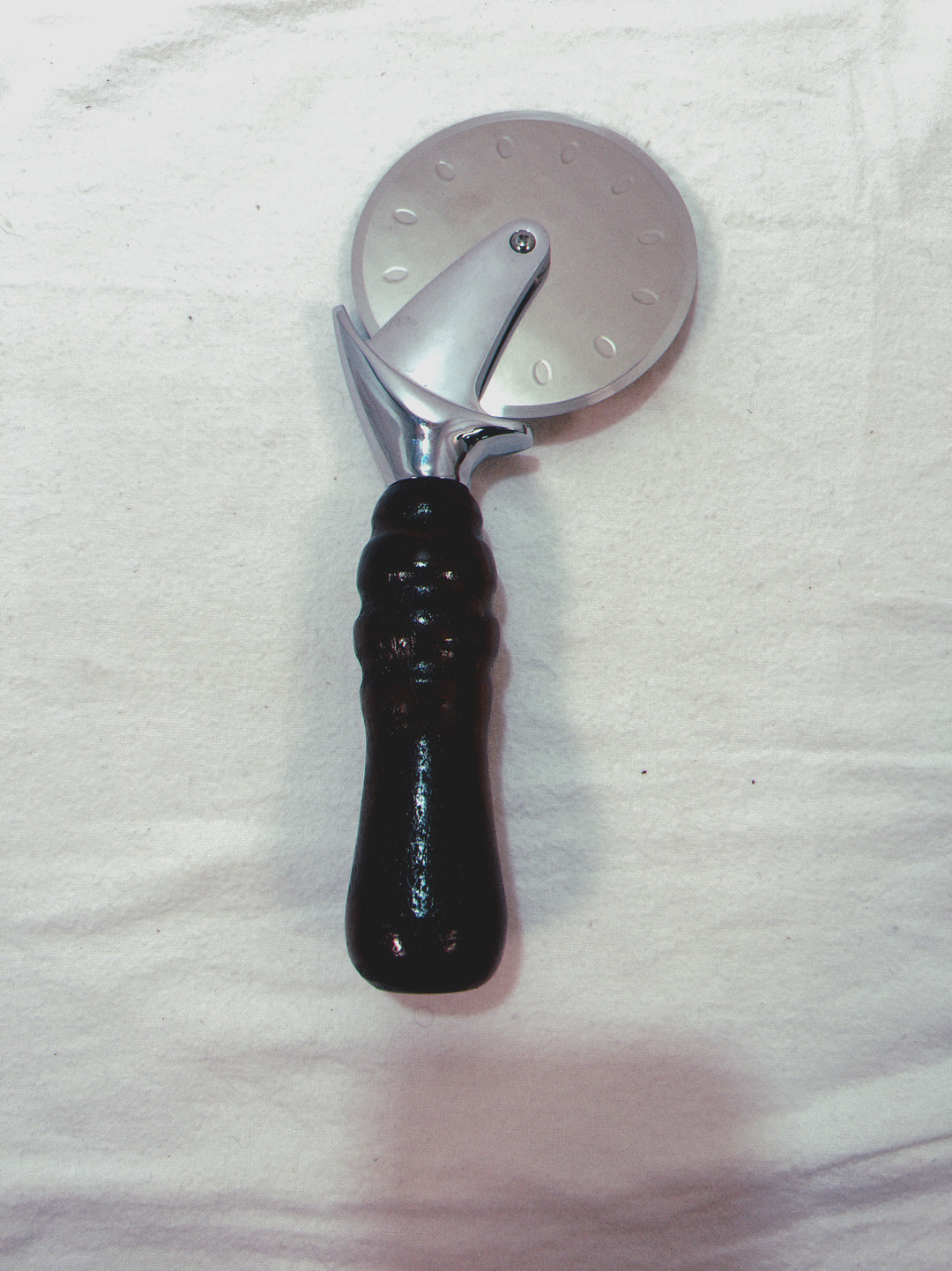 Pizza Cutter Walnut Hardwood Handle with Stainless Steel Rotary Blade 9955