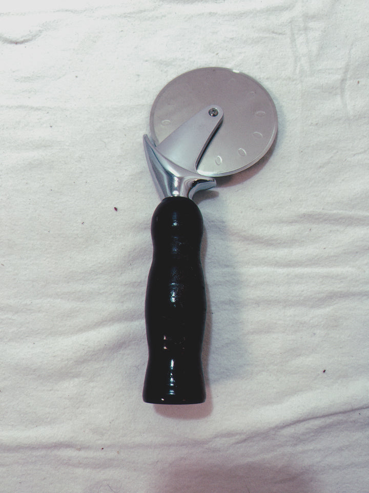 Pizza Cutter Walnut Hardwood Handle with Stainless Steel Rotary Blade 9979