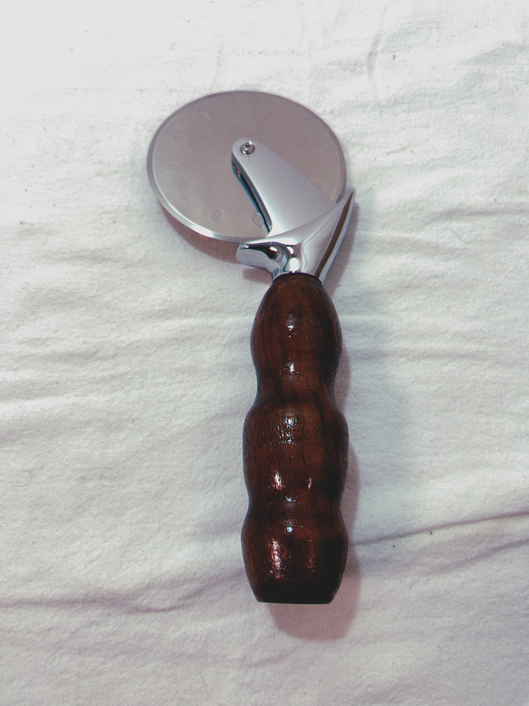 Pizza Cutter Walnut Hardwood Handle with Stainless Steel Rotary Blade 9980