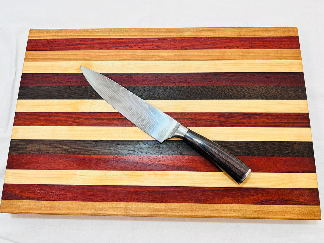 Edge Grain Cutting Board w/ rubber feet