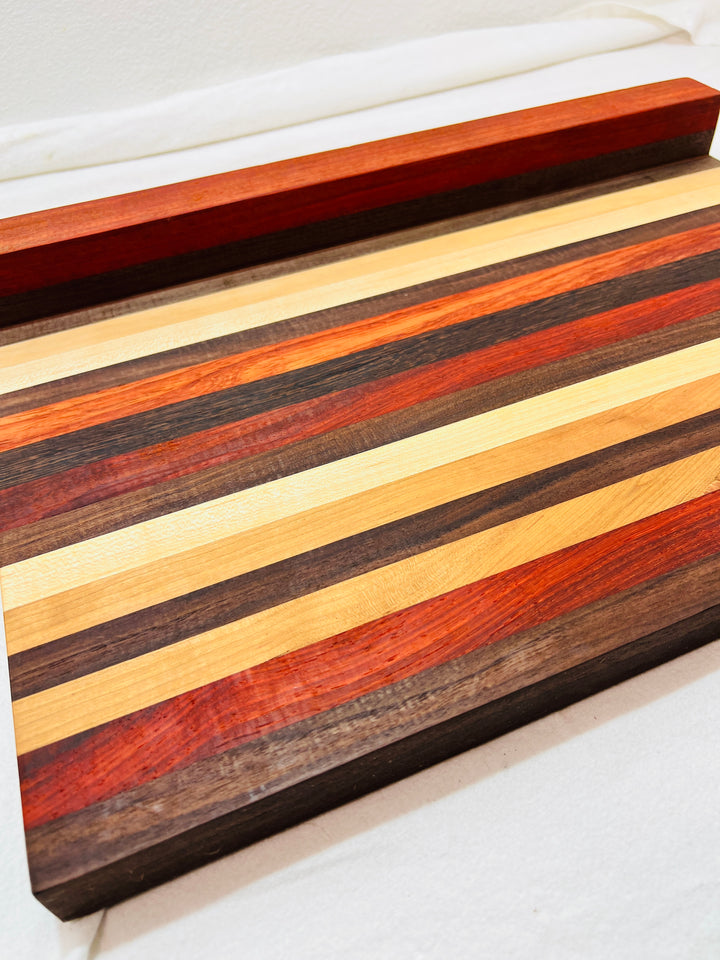 Edge Grain Cutting Board - Over the edge/Lip Design