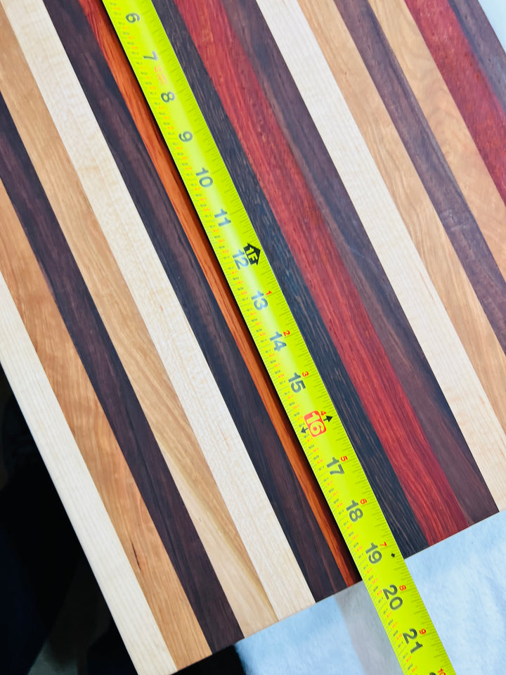 Edge Grain Cutting Board - Over the edge/Lip Design