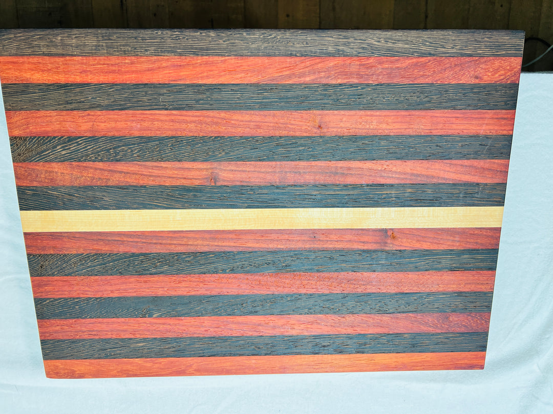 Edge Grain Cutting Board - Over the edge/Lip Design