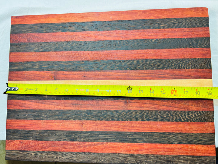 Edge Grain Cutting Board - Over the edge/Lip Design